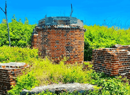 津堅島灯台跡の画像